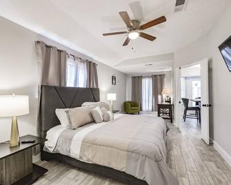 Stylish entire home in Katy - Katy - Bedroom