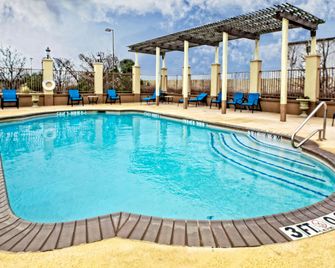 Hampton Inn & Suites Corsicana - Corsicana - Pool