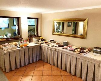 Hotel Adler - Menaggio - Buffet