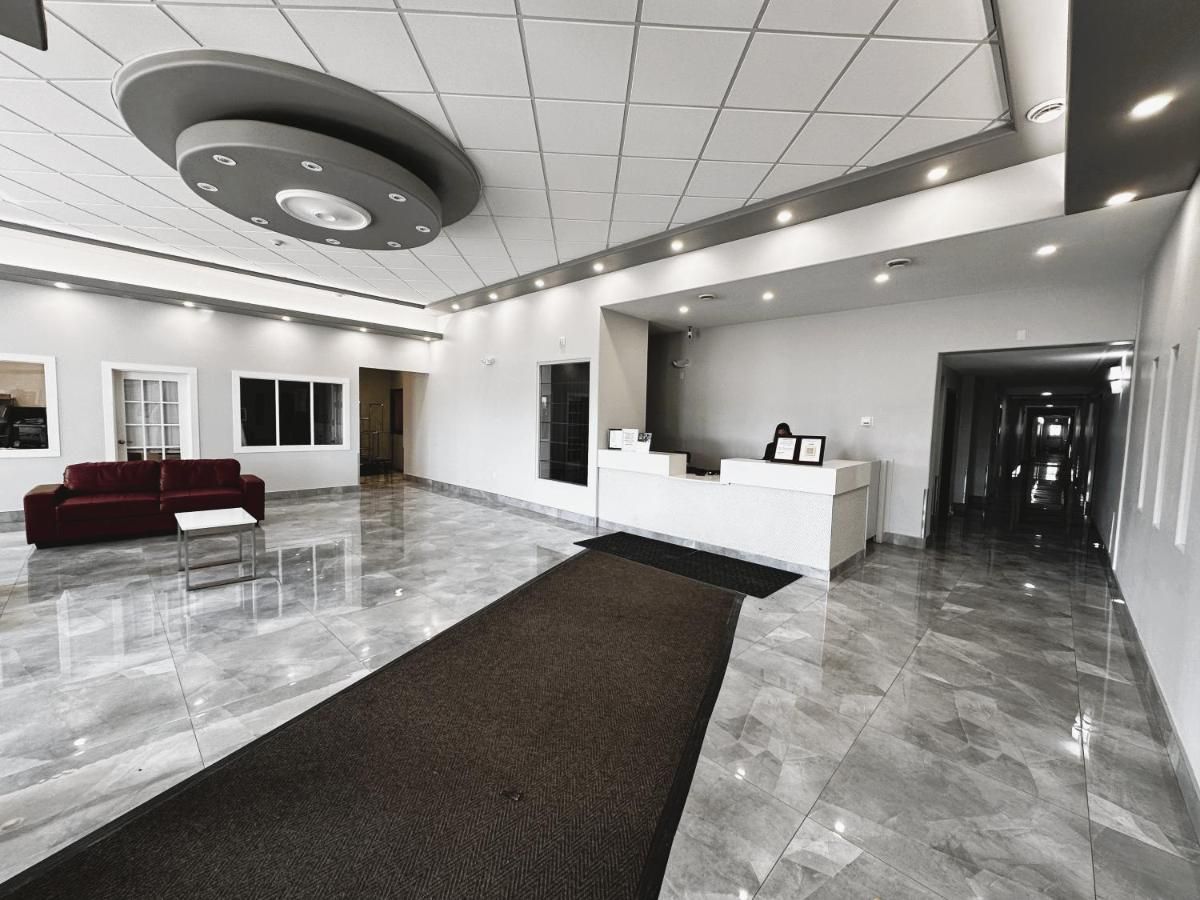 Travelodge by Wyndham Regina thumbnail 2