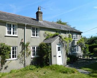 River Cottage a country retreat in wooded gardens - Wareham - Building
