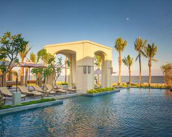 Flc Luxury Resort Samson - Sam Son - Piscina