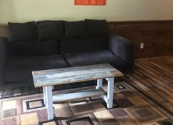 Beautiful custom designed log home - Baraboo - Living room