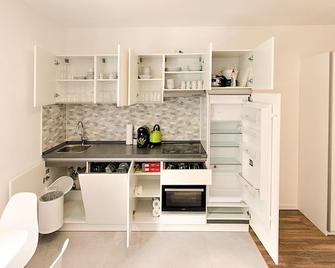 Eco Smart Apartments Nürnberg Süd - Nuremberg - Kitchen
