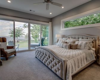 Cape Cod home with pool/spa and pickle ball court - Malakoff - Habitación