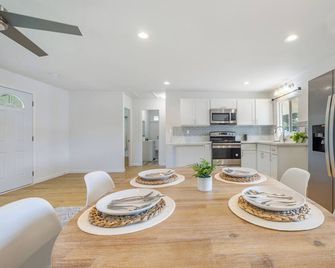 2br Wahiawa - Sleeps 4 + Ac, Wifi + Garden & Beach - Wahiawā - Essbereich