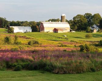 A Cozy Private Suite Near New Paltz: Farms, Nature, Hiking & Bike the rail trail - Wallkill - Vista del exterior
