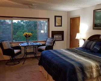 Little House in the HIlls - Privacy and Convenience - Cross Mountain - Bedroom
