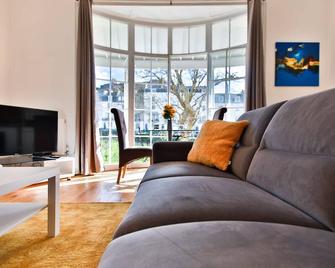 41b Wellington Suites - Hastings - Living room