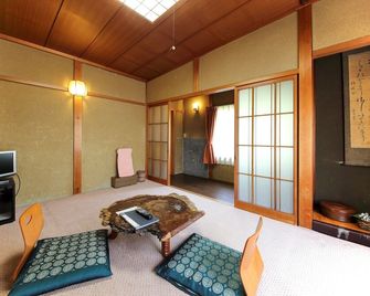Ryouri Ryokan Maehira - Tenkawa - Obývací pokoj