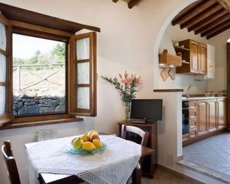 Exclusive villa with private pool, sleeps 24 - Lisciano Niccone - Comedor