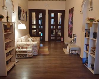 Bucharest Downtown Inn - Bucarest - Sala de estar