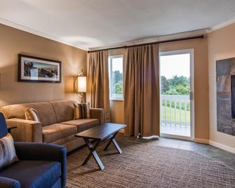 Best Western Inn at Face Rock - Bandon - Living room