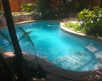 Breena Bnb Guest House - Edenvale - Pool