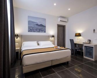 Hotel Dei Mille - Neapel - Schlafzimmer