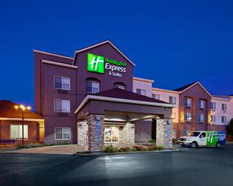 Holiday Inn Express & Suites Oakland-Airport - Oakland - Building