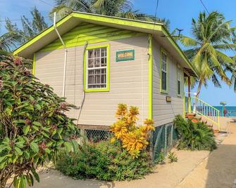 Sandpiper Beach Cabanas - Hopkins - Edifício