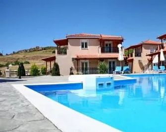 Yakinthos Garden - Anaxos - Pool