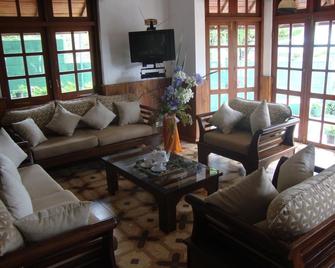 Richmond Inn - Nuwara Eliya - Living room