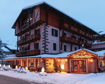 Hotel Belvedere - San Martino di Castrozza - Building