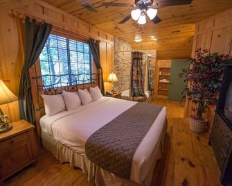 The Cabins At Green Mountain - Branson - Bedroom