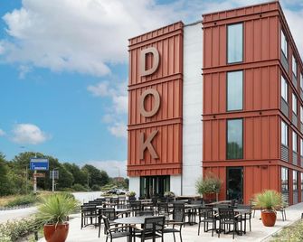 Hotel het Dok - IJmuiden - Gebouw