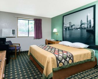 Super 8 by Wyndham Twinsburg/Cleveland Area - Twinsburg - Bedroom
