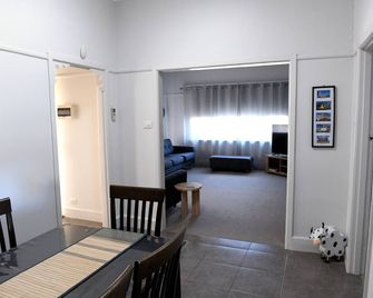 Curnows Bendigo Rental - Golden Square - Dining room