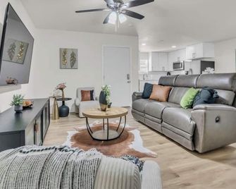 Cozy Retreat on Dana Drive - Haltom City - Sala de estar