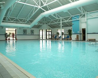 DoubleTree by Hilton Edinburgh Airport - Edinburgh - Pool