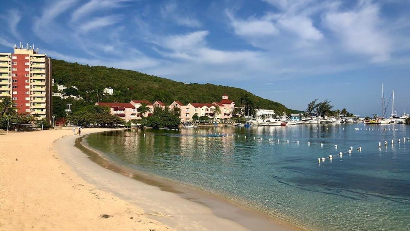Fisherman's Point Holiday