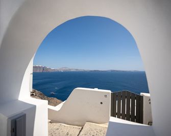 Three Domes Oia - an Iconic Collection - Oia - Balcón