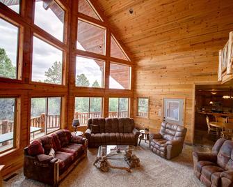 Gorgeous 5-Star Chalet Mid-way Between Bryce & Zion - Read our reviews! - Alton - Sala de estar