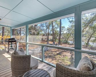 Outdoor Oasis + Tidal Creek Views: Yemassee Escape - Yemassee - Balkon