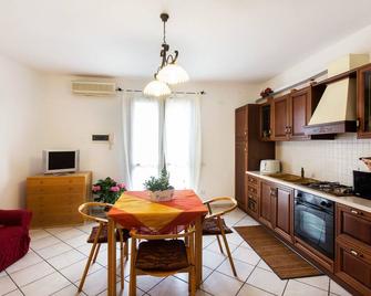 Case Vacanza Aiosardegna - Pula - Comedor