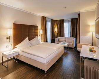 Hotel Eberhards am Wasser - Bietigheim-Bissingen - Спальня