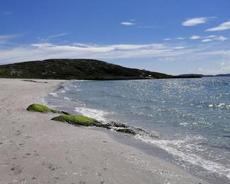 Pod Beag beside the sea Isle of Eriskay - Isle of Barra - Playa