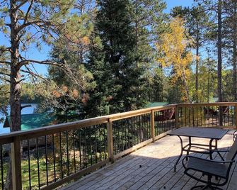 A trip of a lifetime! at the Manitou (Outpost) Island on the Lower Manitou Lake! - Fort Frances - Balcony