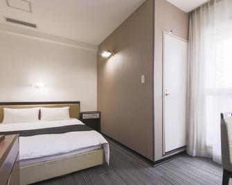 Hotel Yamagata Hills Ekimae Odori - Yamagata - Bedroom