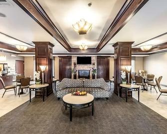 Budget Getaway At Red Lion Inn & Suites Mineral Wells! Free Breakfast! - Mineral Wells