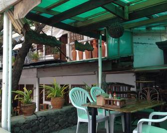Harleys Pub And Hotel - Olongapo - Pati