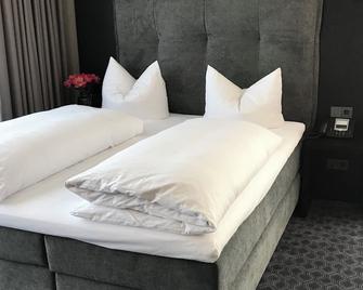 Ross Hotel - Stuttgart