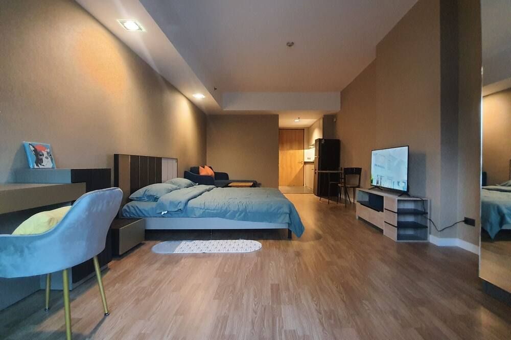 Location at the center of Bangkok. Convenient to travel around city. - בנגקוק - חדר שינה