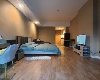 Location at the center of Bangkok. Convenient to travel around city. - בנגקוק - חדר שינה