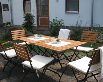 Hotel Wappenstube - Erbach im Odenwald - Patio