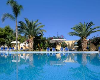 Hotel I Melograni - Vieste - Pool