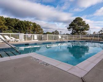 Econo Lodge Selma - Smithfield - Selma - Pool
