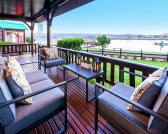 Luxury Family Chalet | Bbq Deck & Lagoon View - Knysna - Balcon