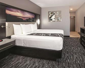 La Quinta Inn & Suites by Wyndham Amarillo Airport - Amarillo - Schlafzimmer