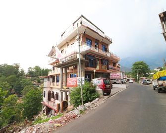 Hotel Raj Golden & Restaurant - Pālampur - Gebouw